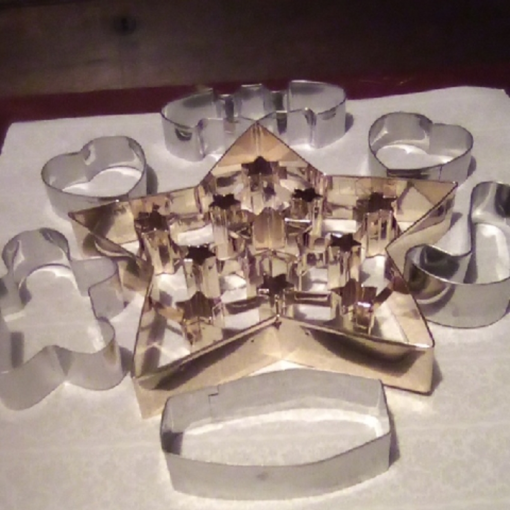 Classic Cookie Cutters With Large Holiday Star. In Excellent Mint Condition.